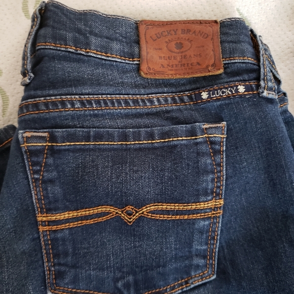 2 pairs of Lucky brand jeans, 0/25 Charlie skinny - Picture 9 of 9